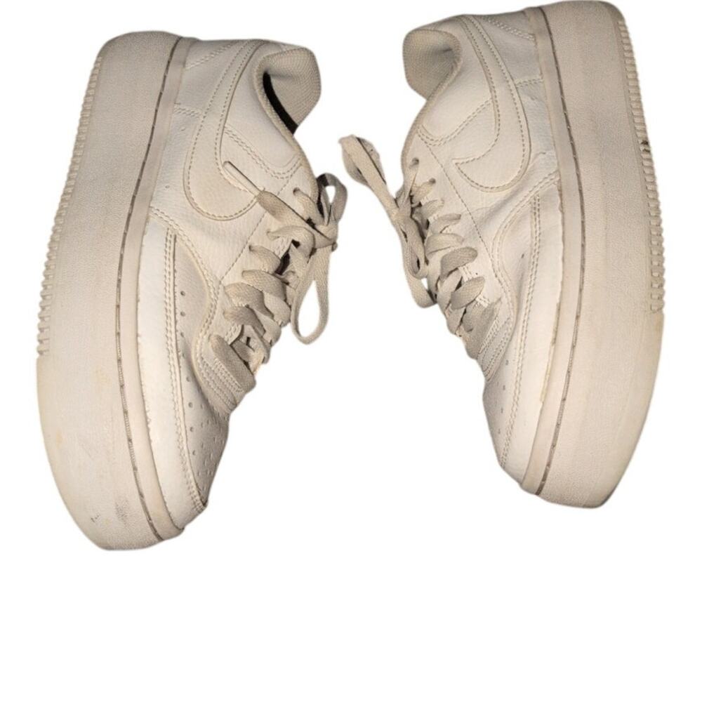 Classic Nike Air Force 1 Low sneakers in size 8. Timeless all-white design t - Picture 3 of 5